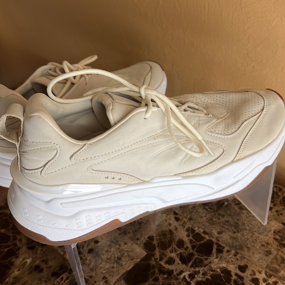 Puma running shoes - Picture 5 of 8